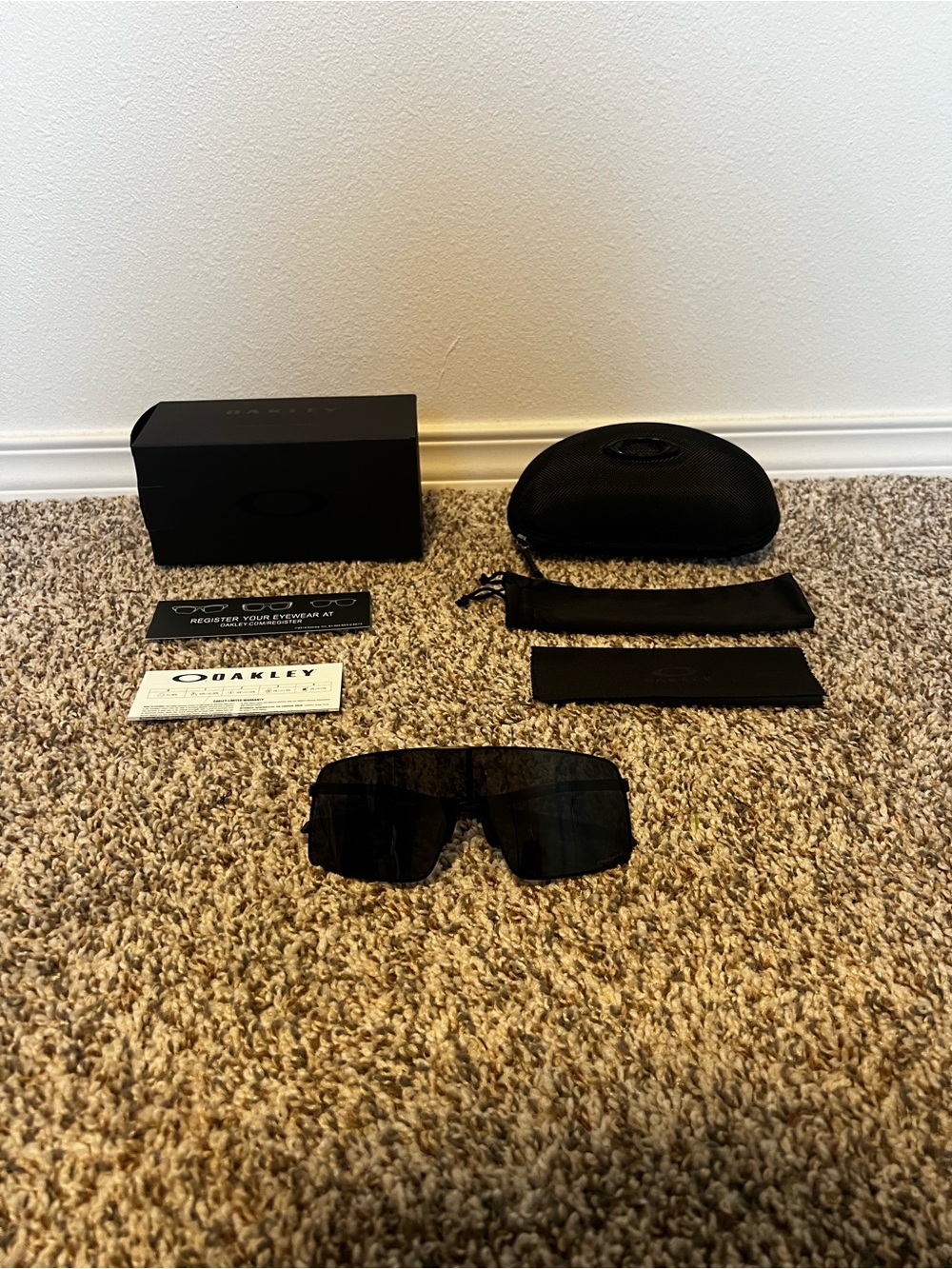 Oakley Sutro TI’s Titanium Frame Polarized Lens